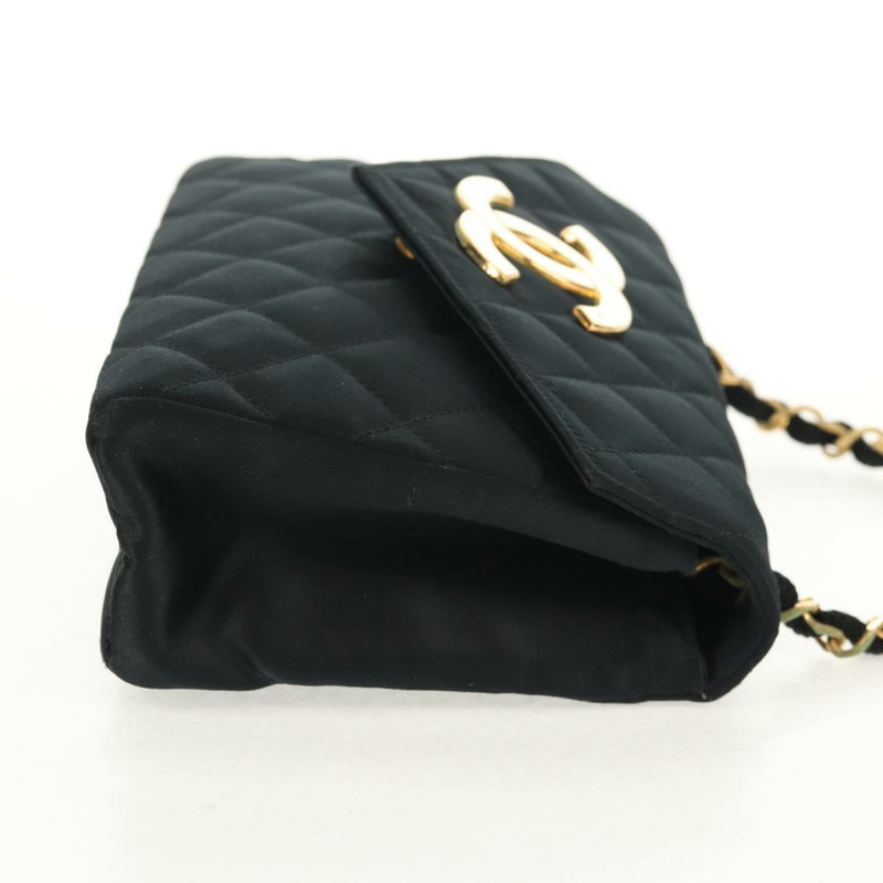 【日本直送】香奈兒 (CHANEL) 絎縫鏈條肩背包，緞面黑色，金色雙C標誌，正品編號 154932SAV-3