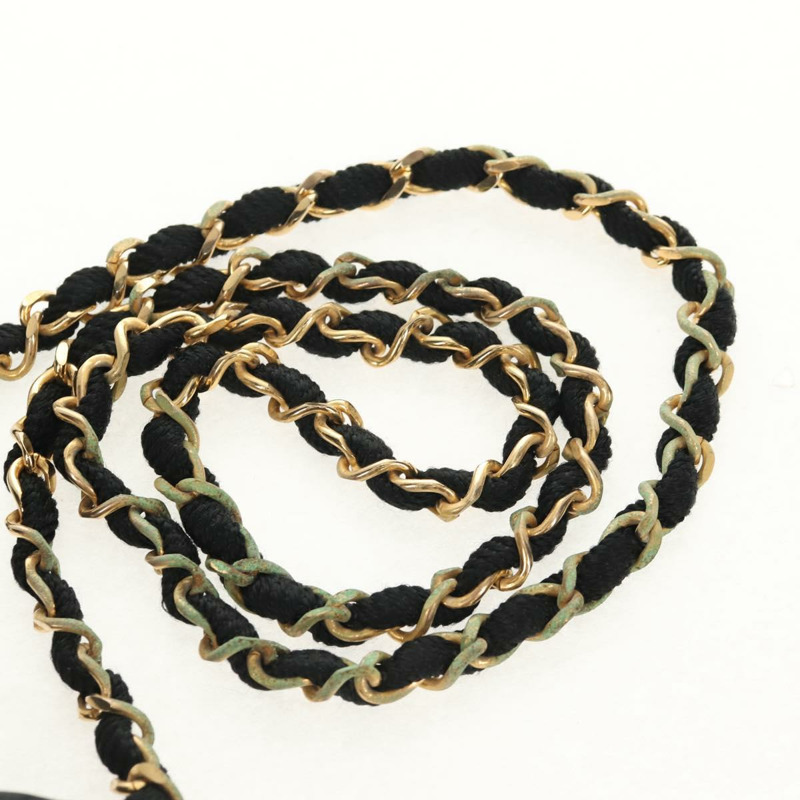 【日本直送】香奈兒 (CHANEL) 絎縫鏈條肩背包，緞面黑色，金色雙C標誌，正品編號 154932SAV-7