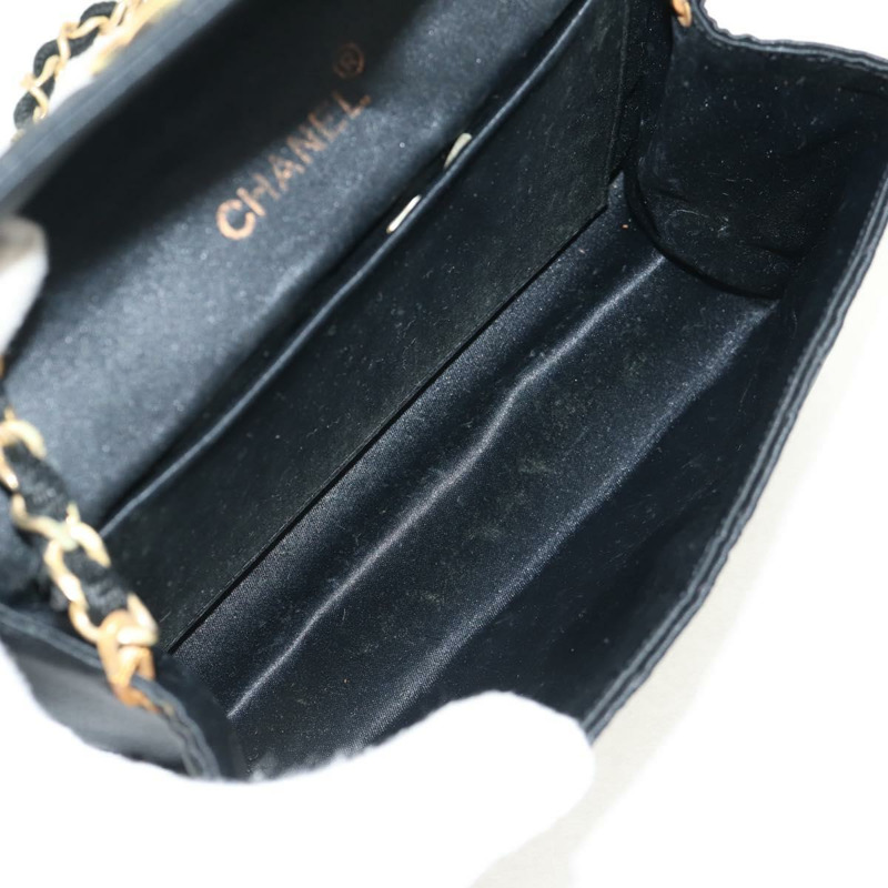 【日本直送】香奈兒 (CHANEL) 絎縫鏈條肩背包，緞面黑色，金色雙C標誌，正品編號 154932SAV-8