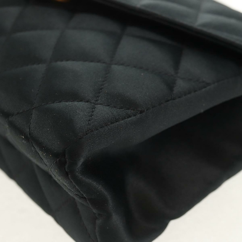 【日本直送】香奈兒 (CHANEL) 絎縫鏈條肩背包，緞面黑色，金色雙C標誌，正品編號 154932SAV-15