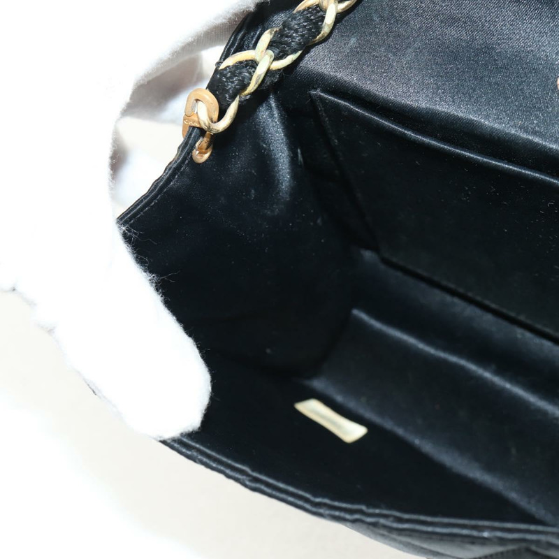 【日本直送】香奈兒 (CHANEL) 絎縫鏈條肩背包，緞面黑色，金色雙C標誌，正品編號 154932SAV-22