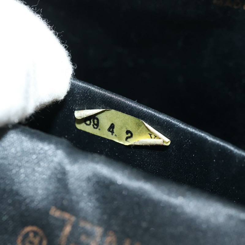 【日本直送】香奈兒 (CHANEL) 絎縫鏈條肩背包，緞面黑色，金色雙C標誌，正品編號 154932SAV-24