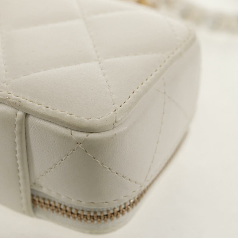 【日本直送】香奈兒 (CHANEL) 絎縫鏈條單肩包,羊皮材質,白色金色雙C標誌,正品編號 bs31458SAV-18