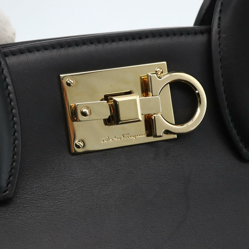 【日本直送】Salvatore Ferragamo Gancini 手提包 皮革 2way 黑色金色 正品 gh1393V-18