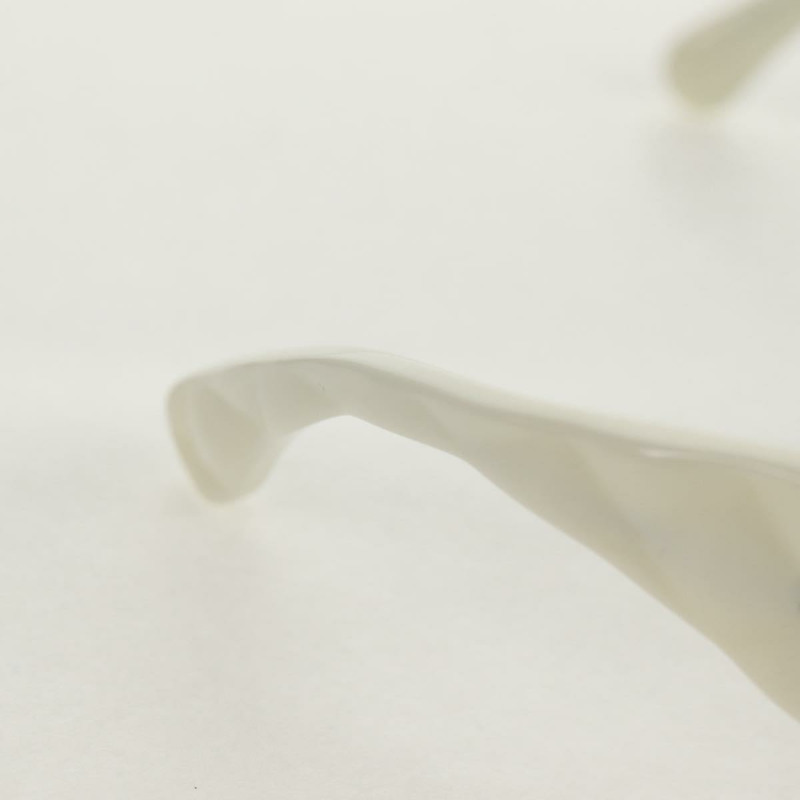 【日本直送】香奈兒 COCO 標誌太陽眼鏡，塑膠材質，黑白配色，CC 標誌，正品 yk20094V-4