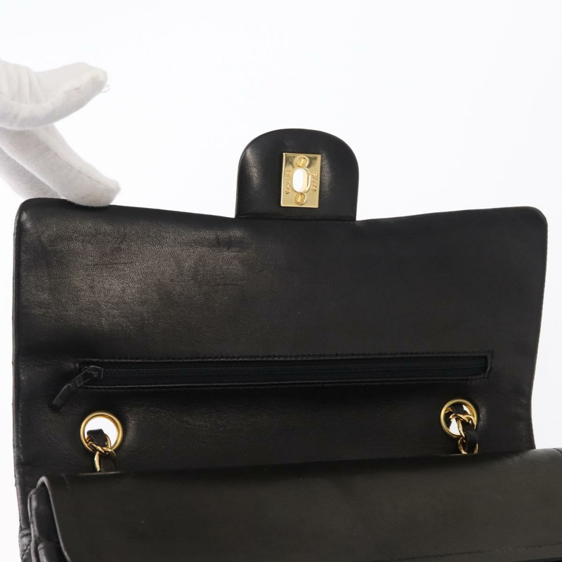 【日本直送】香奈兒 Matelasse 25 雙蓋鏈條肩背包,羊皮材質,金色 CC 標誌,正品 ka720SV-19