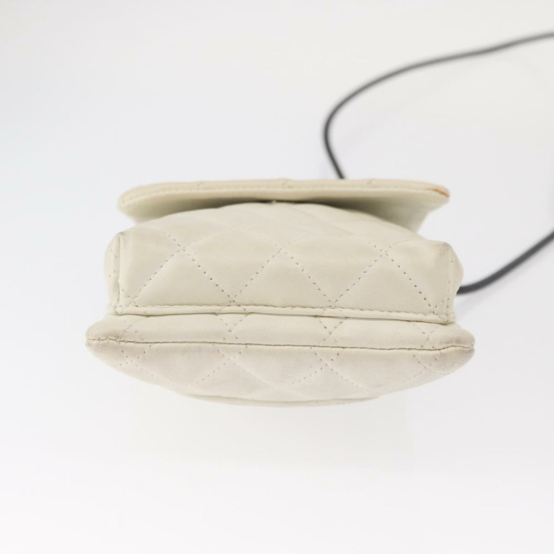 【日本直送】香奈兒 (CHANEL) 絎縫 Cambon 系列單背包，小牛皮材質，白色/黑色，CC 標誌，貨號 157056-4