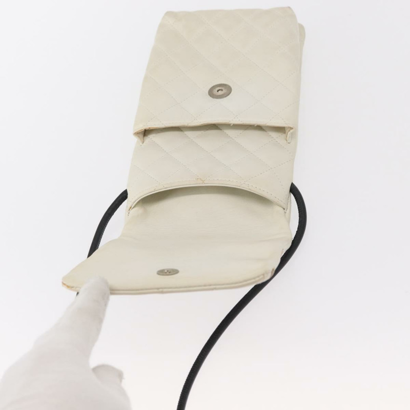 【日本直送】香奈兒 (CHANEL) 絎縫 Cambon 系列單背包，小牛皮材質，白色/黑色，CC 標誌，貨號 157056-9