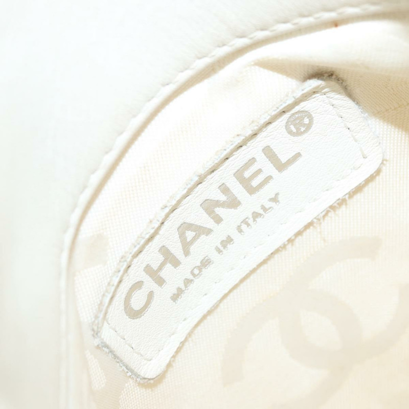 【日本直送】香奈兒 (CHANEL) 絎縫 Cambon 系列單背包，小牛皮材質，白色/黑色，CC 標誌，貨號 157056-16