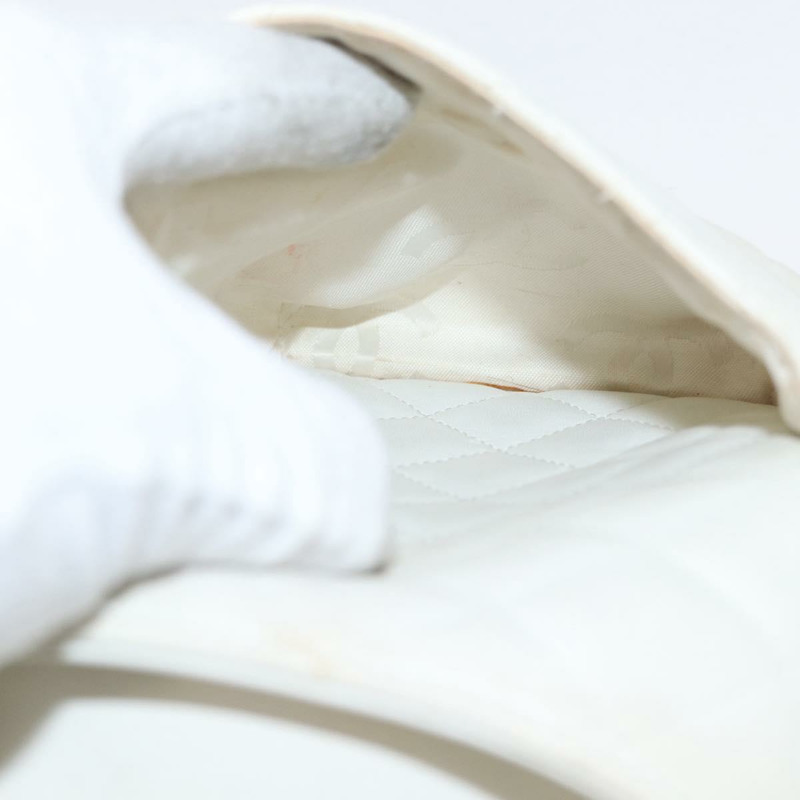 【日本直送】香奈兒 (CHANEL) 絎縫 Cambon 系列單背包，小牛皮材質，白色/黑色，CC 標誌，貨號 157056-19