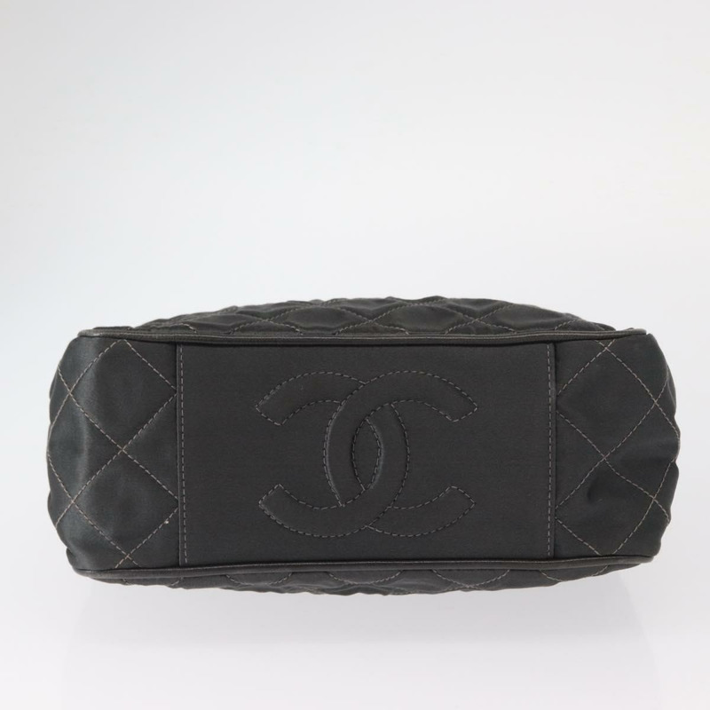 【日本直送】香奈兒 (CHANEL) 絎縫鏈條肩背包，緞面灰色，金色雙C標誌，貨號 156631V-4