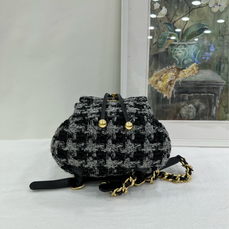 Chanel香奈兒22K秀duma黑白千鳥格粗呢雙肩包，小巧耐用的包包，很有秋冬氛圍感-5