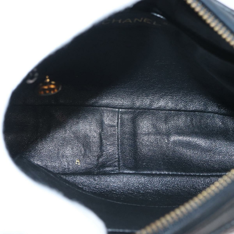 【日本直送】香奈兒 (CHANEL) 絎縫鏈條肩背包，羊皮材質，黑色，金色雙C標誌，貨號 146556V-9