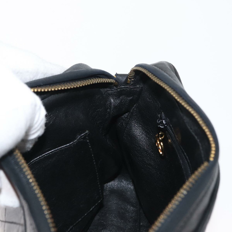 【日本直送】香奈兒 (CHANEL) 絎縫鏈條肩背包，羊皮材質，黑色，金色雙C標誌，貨號 146556V-20