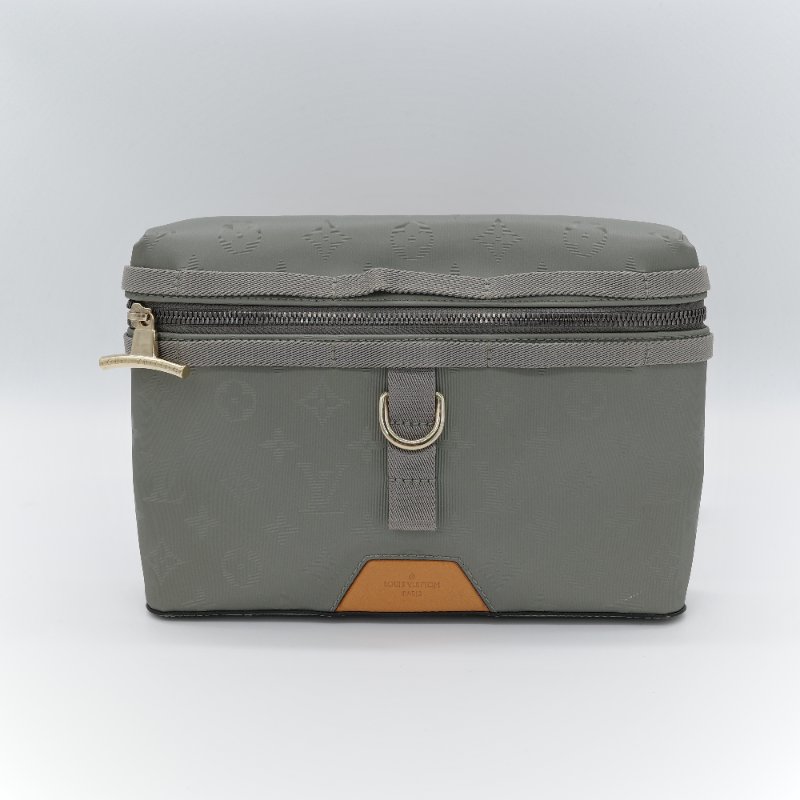 （2018 限量款♥️）Louis Vuitton 路易威登  Monogram Titanium Messenger 郵差包 PM 小型 銀灰色 帆布 斜背包 肩背包-1
