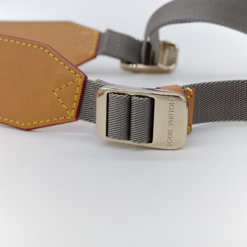 （2018 限量款♥️）Louis Vuitton 路易威登  Monogram Titanium Messenger 郵差包 PM 小型 銀灰色 帆布 斜背包 肩背包-10