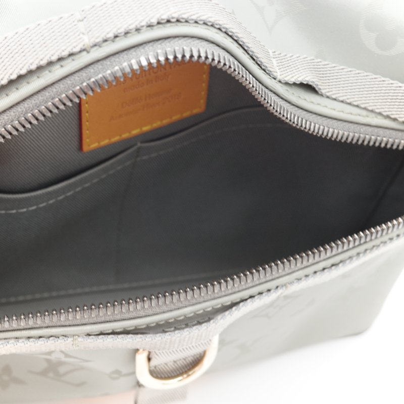 （2018 限量款♥️）Louis Vuitton 路易威登  Monogram Titanium Messenger 郵差包 PM 小型 銀灰色 帆布 斜背包 肩背包-16