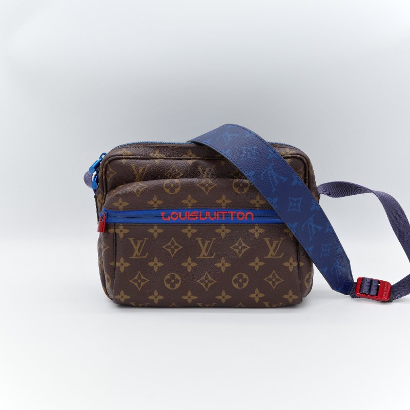Louis Vuitton 路易威登 Monogram Outdoor Messenger 郵差包  PM 棕色 藍色 雙色 拚色 帆布 拉鍊郵差包 肩背包 斜背包-1