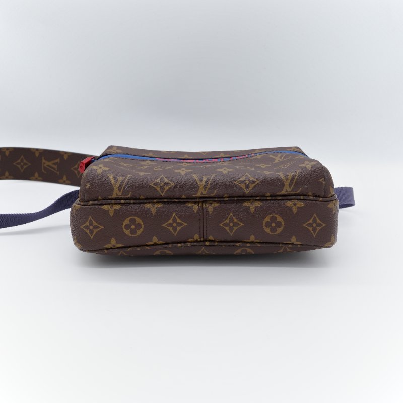 Louis Vuitton 路易威登 Monogram Outdoor Messenger 郵差包  PM 棕色 藍色 雙色 拚色 帆布 拉鍊郵差包 肩背包 斜背包-5