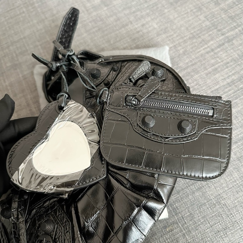 Balenciaga巴黎世家 le cagole 鱷壓褶皺牛皮 XS-6