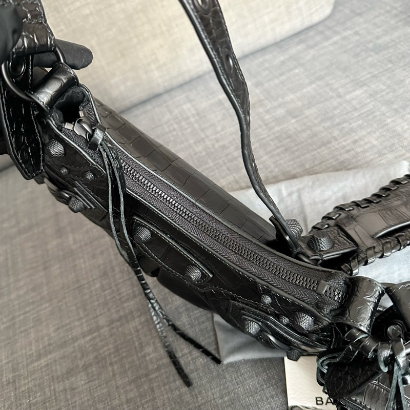 Balenciaga巴黎世家 le cagole 鱷壓褶皺牛皮 XS-7