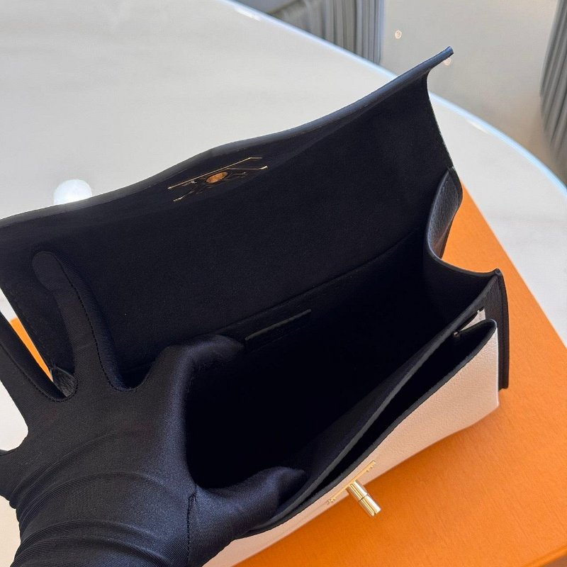 *SHIHNA名牌精品* LV M82121 MyLockMe 鏈帶包-4