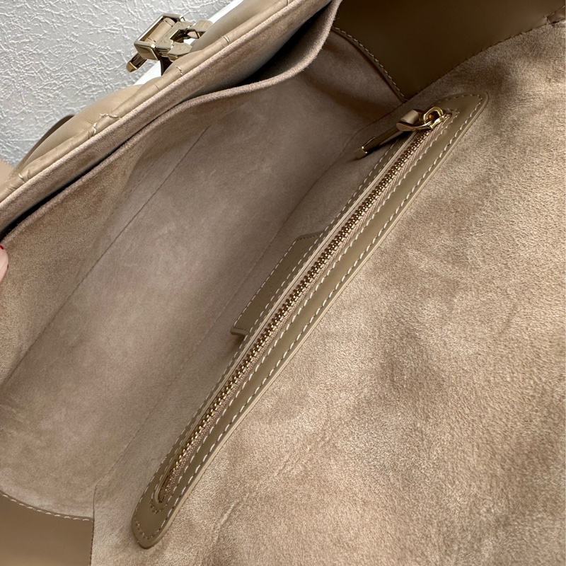 Dior 奶茶色黛妃超美斜背包❤️❤️-10