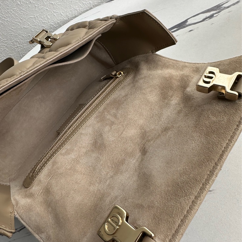 Dior 奶茶色黛妃超美斜背包❤️❤️-11