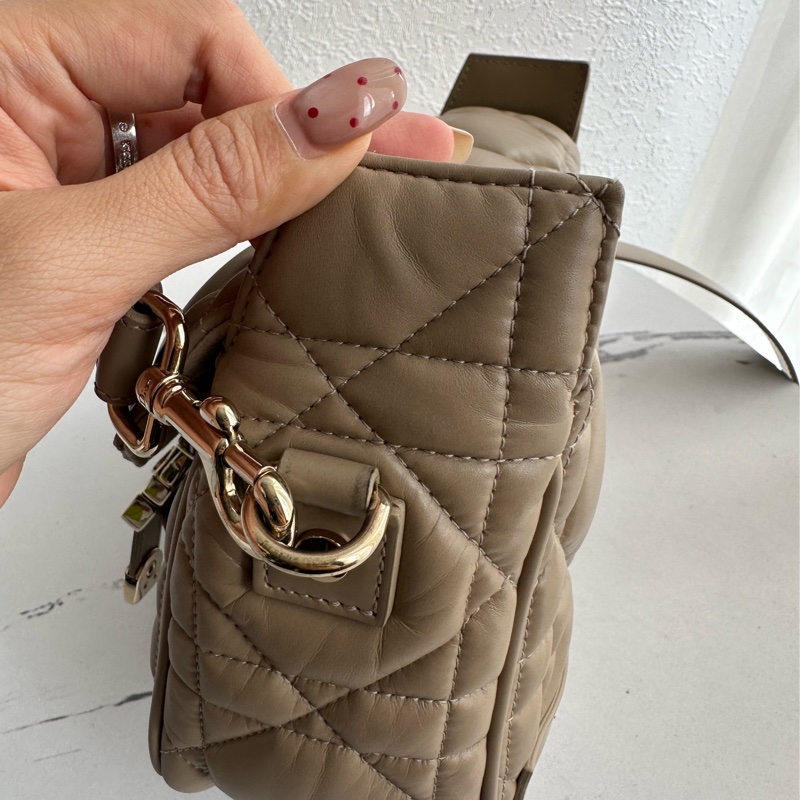 Dior 奶茶色黛妃超美斜背包❤️❤️-16