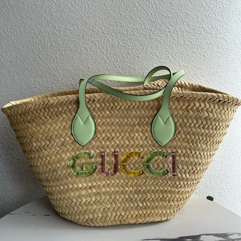 Gucci 綠色大編織包 好適合出去玩喔