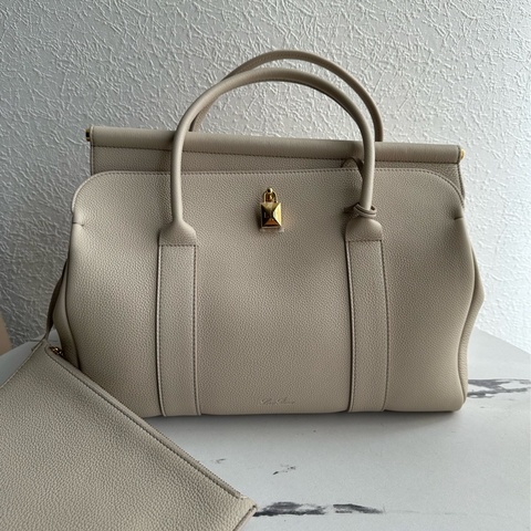 Loro piana 超級厲害的品牌❤️❤️❤️❤️❤️❤️顏色好好看