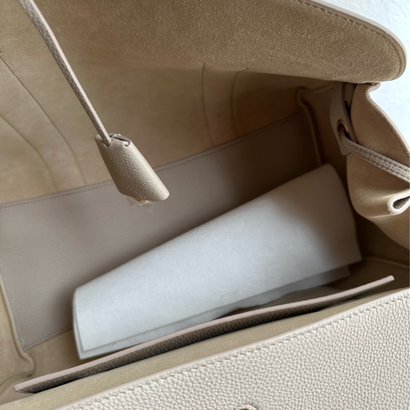 Loro piana 超級厲害的品牌❤️❤️❤️❤️❤️❤️顏色好好看-5