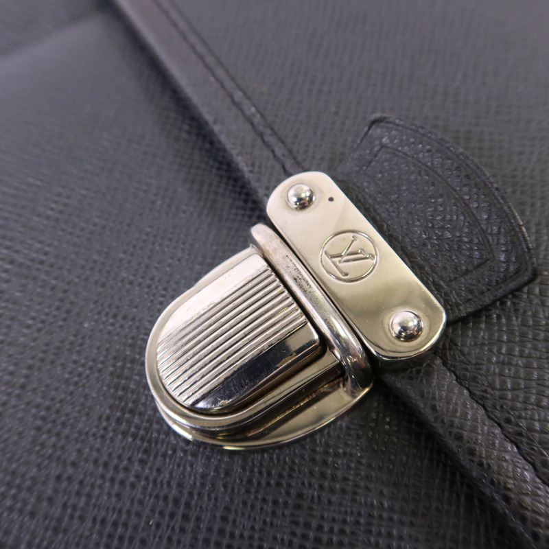 LOUIS VUITTON Taiga Anton Messenger Bag銀扣公事包-10