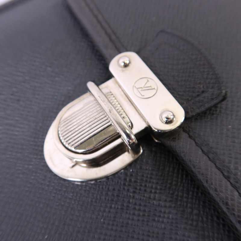 LOUIS VUITTON Taiga Anton Messenger Bag銀扣公事包-11