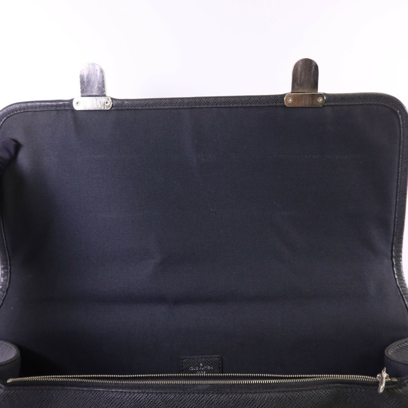 LOUIS VUITTON Taiga Anton Messenger Bag銀扣公事包-21