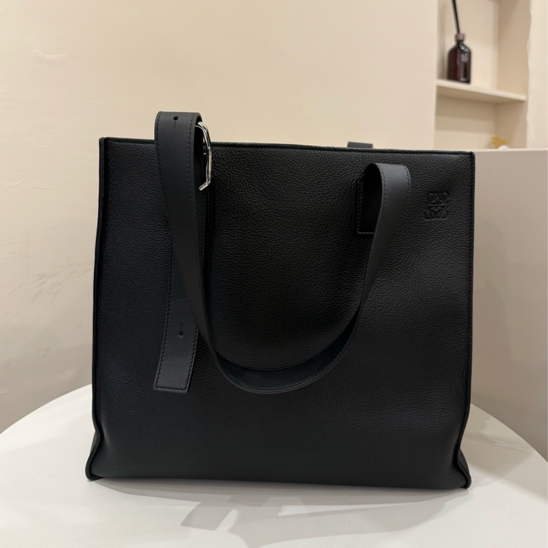 Loewe Buckle Zip 黑色軟粒面小牛皮托特-1
