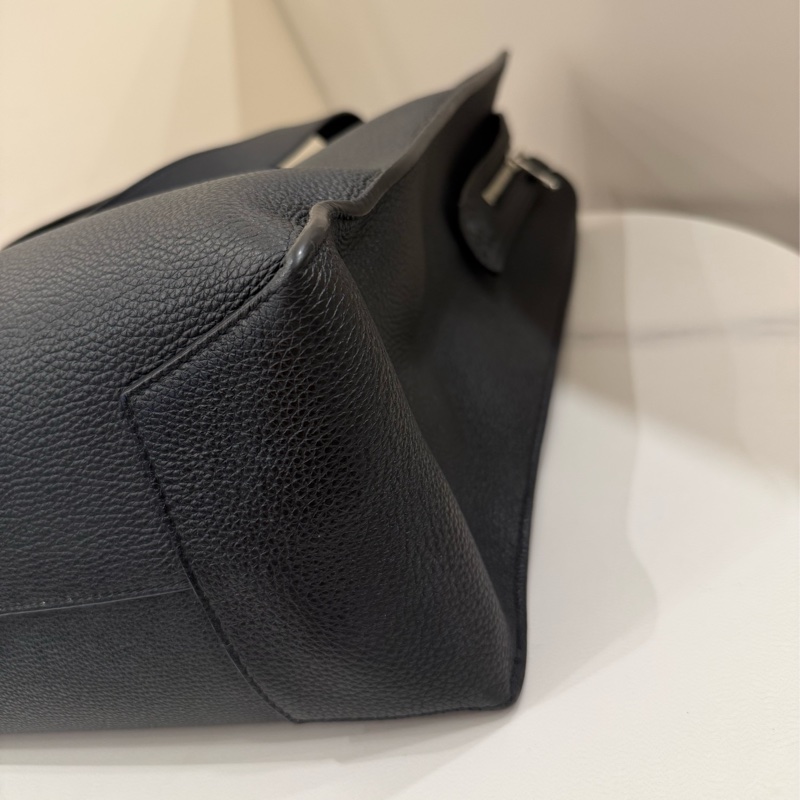 Loewe Buckle Zip 黑色軟粒面小牛皮托特-7