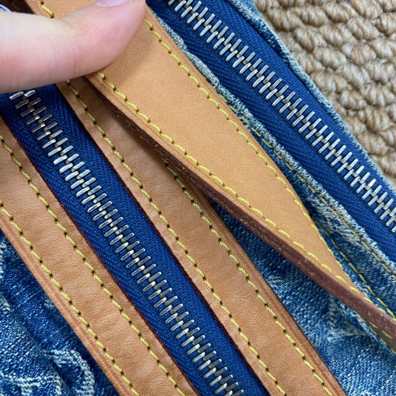 LV 牛仔丹寧baggy單肩包 28-6