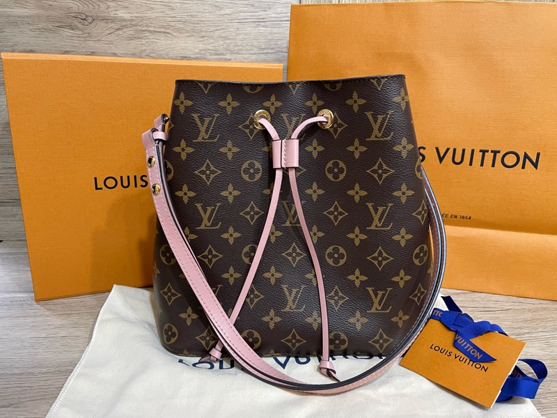 Lv老花經典水桶包-M44022(專櫃8萬多現在甜甜價出售❗️)-0