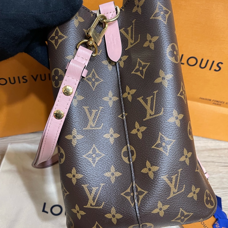 Lv老花經典水桶包-M44022(專櫃8萬多現在甜甜價出售❗️)-9