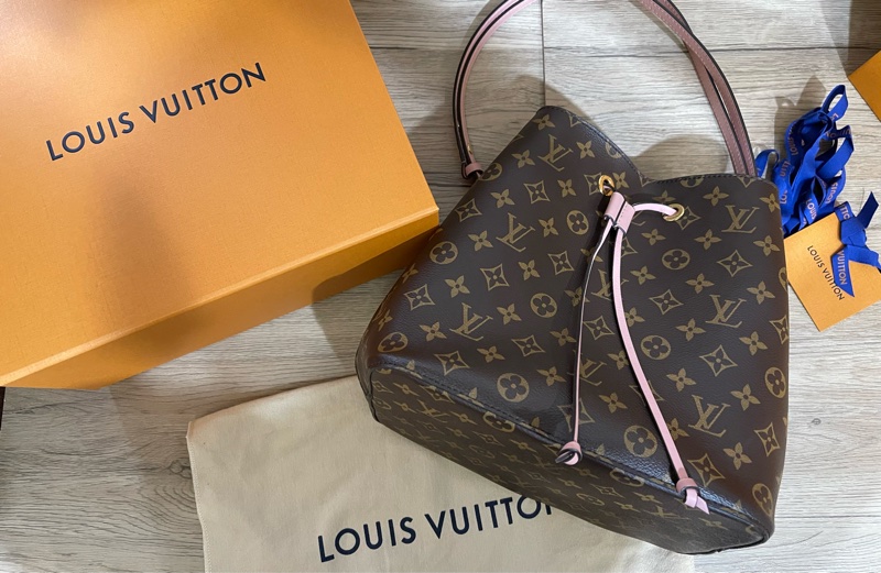 Lv老花經典水桶包-M44022(專櫃8萬多現在甜甜價出售❗️)-24