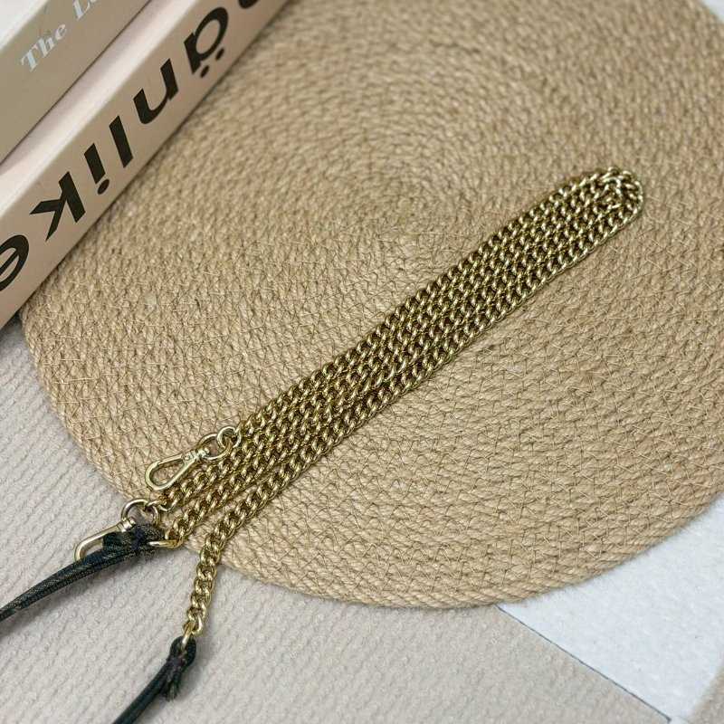 (全新閒置品)🏷Fendi 芬迪．Mini baguette 法棍包-21