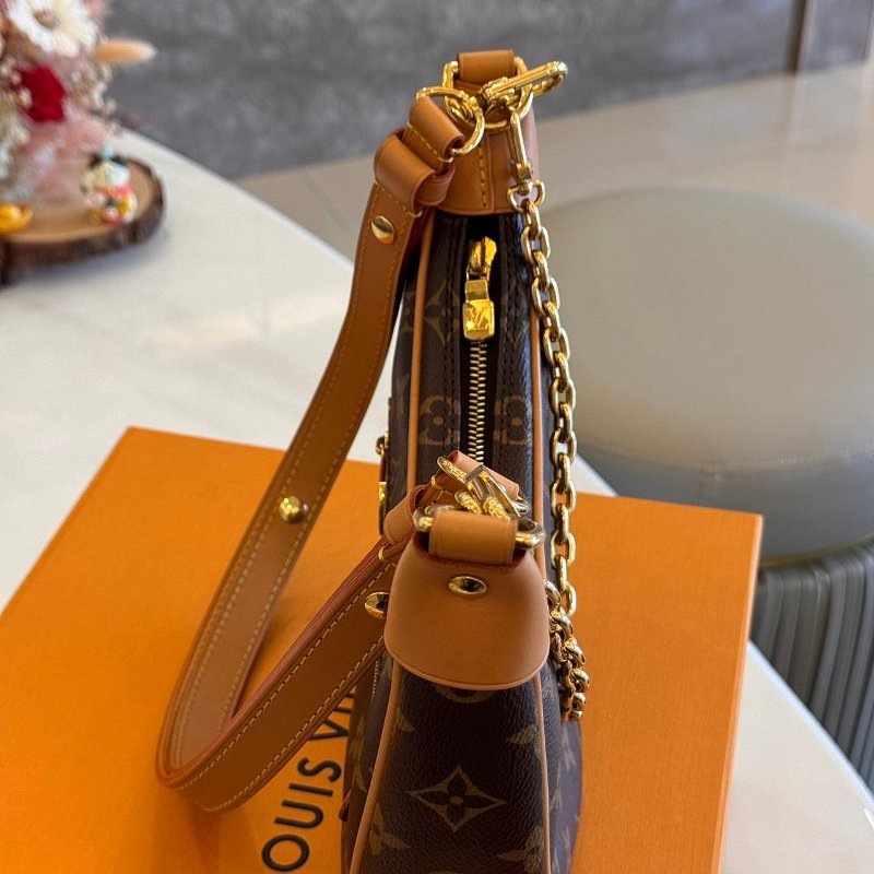 *SHIHNA名牌精品* LV Loop 鍊帶彎月側背包-4