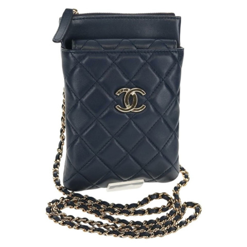 香奈兒 (CHANEL) 絎縫鏈條手機包，羊皮材質，海軍藍金色雙C標誌，正品 BA8715SAV