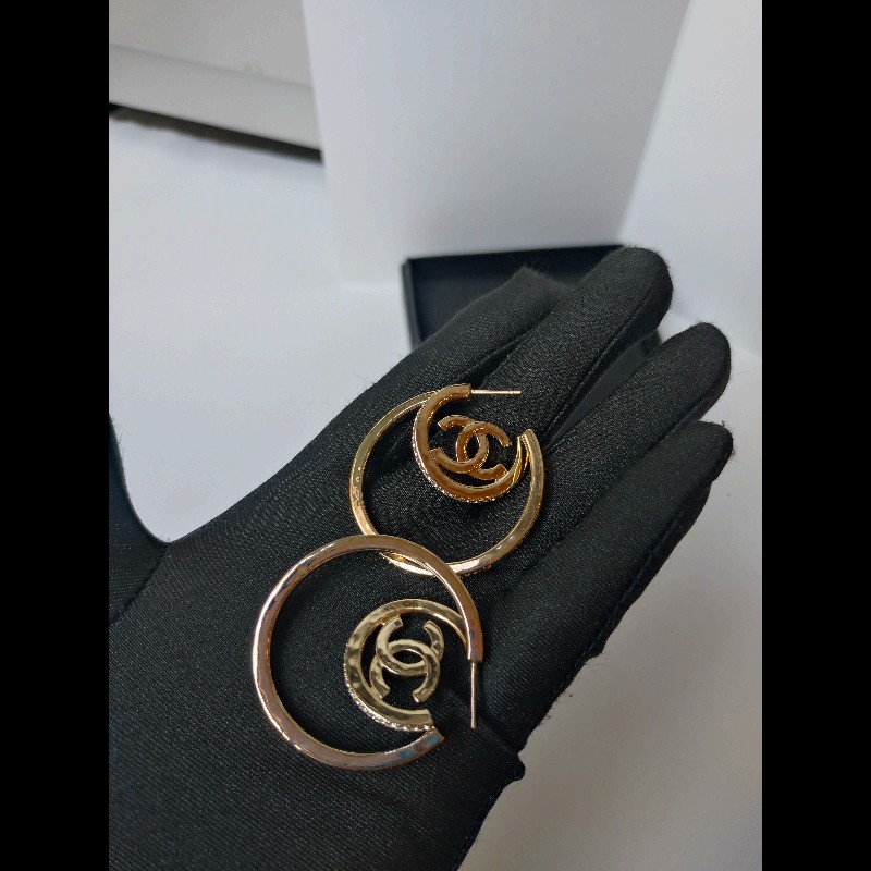 Chanel 淡金大C水鑽雙C耳環-5