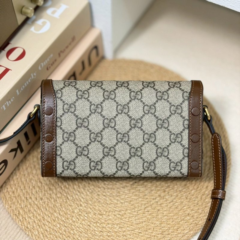 🏷Gucci 古馳．1955 Horsebit 馬銜釦橫式手機包-1