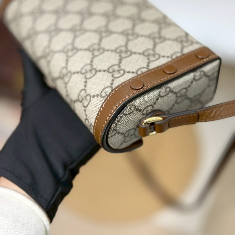 🏷Gucci 古馳．1955 Horsebit 馬銜釦橫式手機包-11