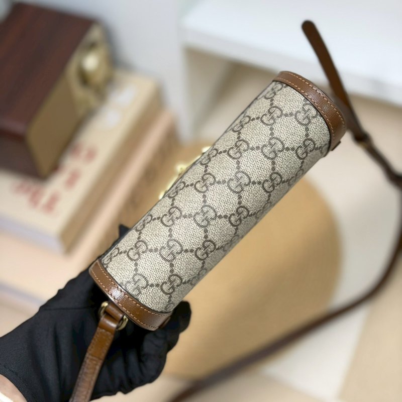 🏷Gucci 古馳．1955 Horsebit 馬銜釦橫式手機包-13