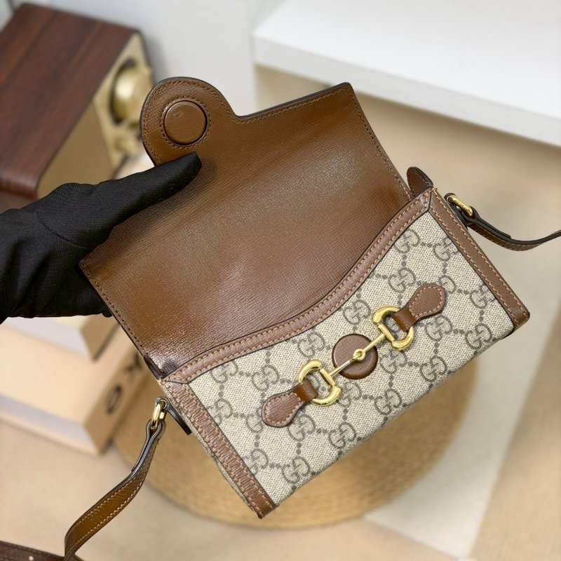 🏷Gucci 古馳．1955 Horsebit 馬銜釦橫式手機包-16
