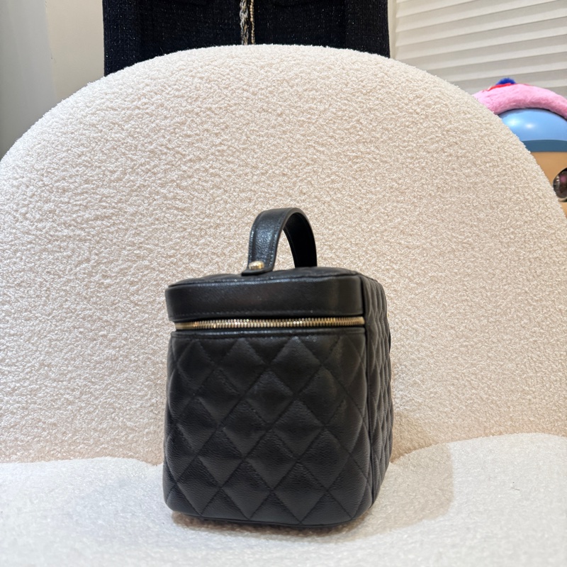 🔥新到:99新25年晶片 Chanel/香奈兒 黑金荔枝牛皮 大號化妝盒,尺寸:21*15*14cm-1